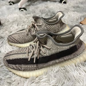 YEEZY BOOST 350 V2
"Zyon"